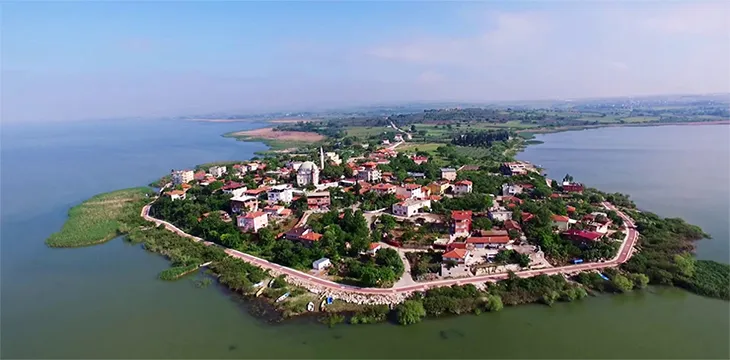 Anlatılmaz, Gezilir..