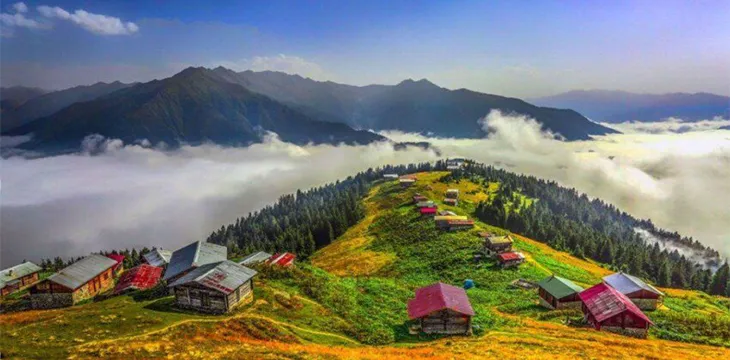 Bulutlarla buluşma noktası Ayder Yaylası...