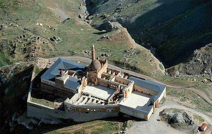İshak Paşa Sarayı
