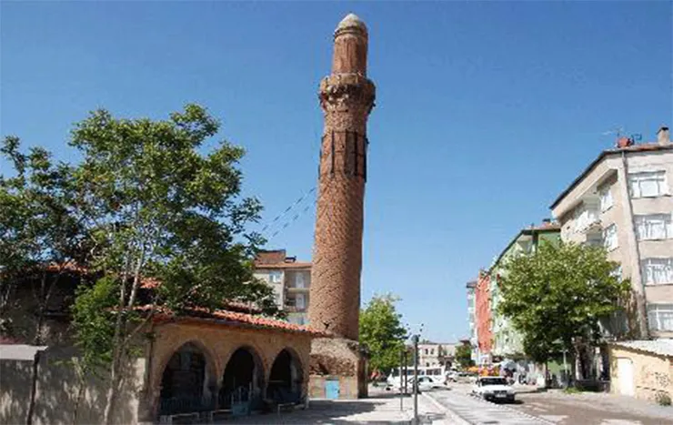 Eğri Minare