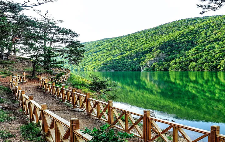 Borabay Gölü