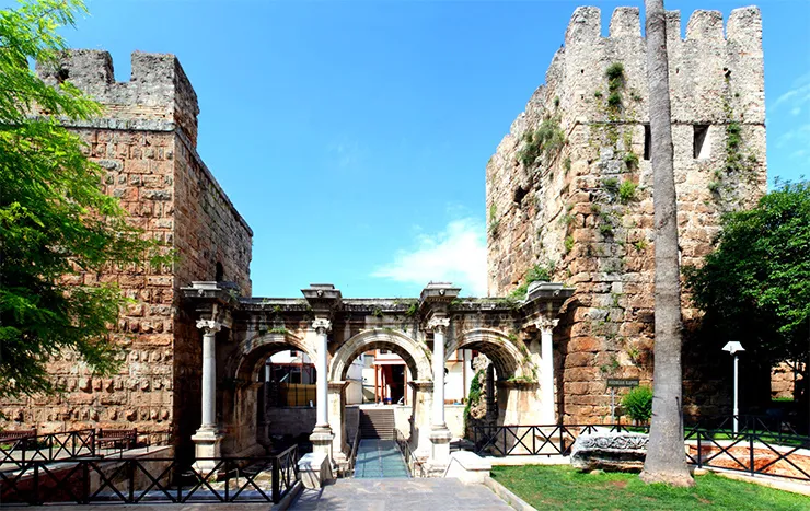 Hadrian Kapısı
