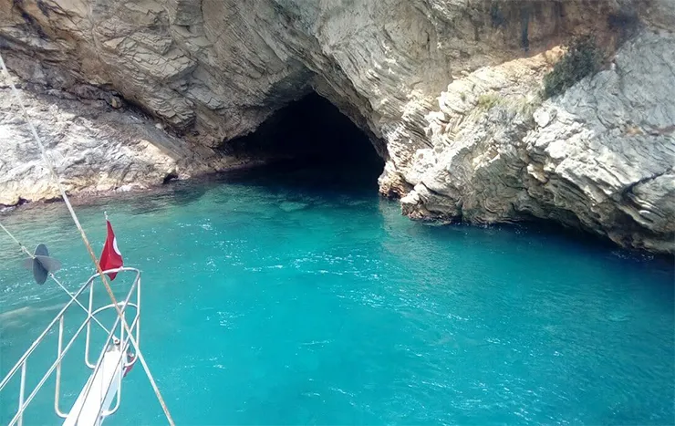 Mavi Mağara