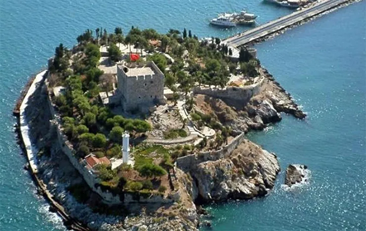 Güvercin Ada Kalesi