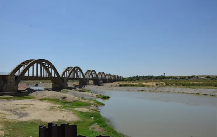 On Kemerli Köprü