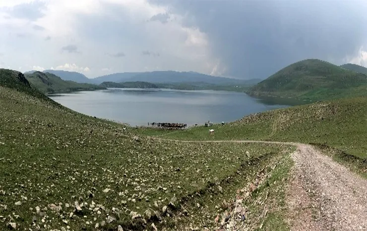 Aygır Gölü