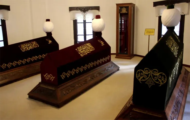 Akşemsettin Türbesi