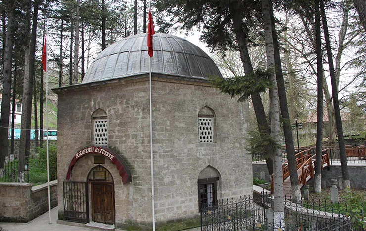 Akşemsettin Türbesi