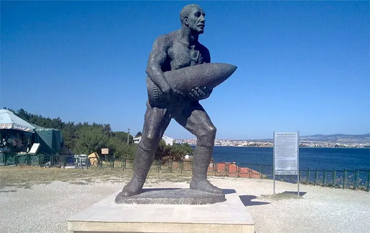 Seyit Onbaşı Anıtı