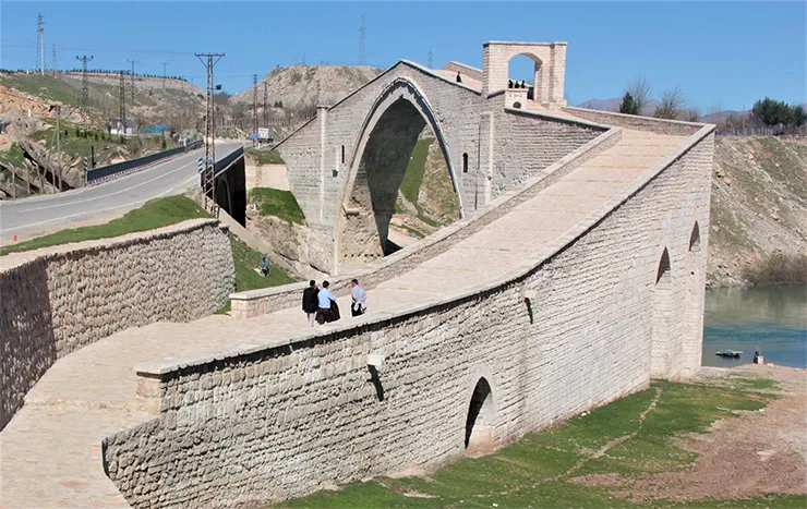 Malabadi Köprüsü