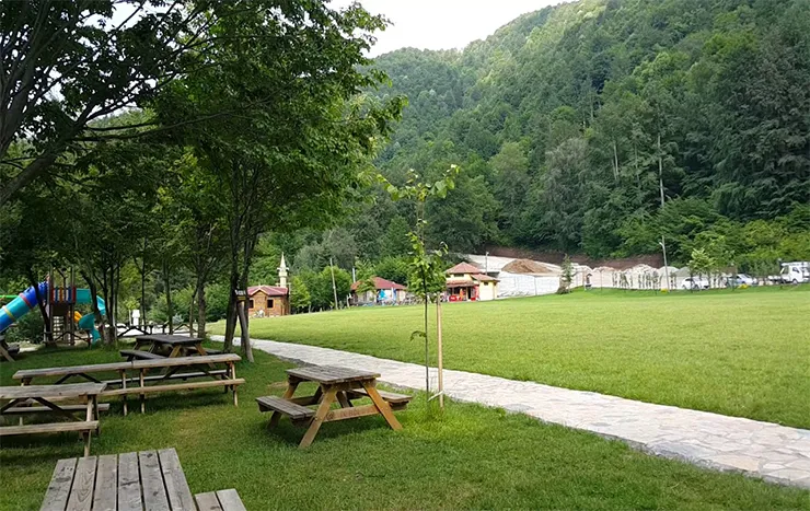 Güzeldere Şelalesi Tabiat Parkı