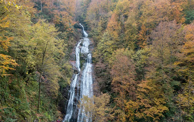 Güzeldere Şelalesi Tabiat Parkı