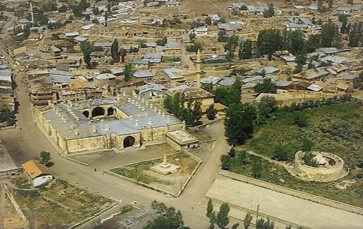 Mama Hatun Kervansarayı