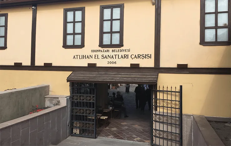 Atlıhan El Sanatları Çarşısı