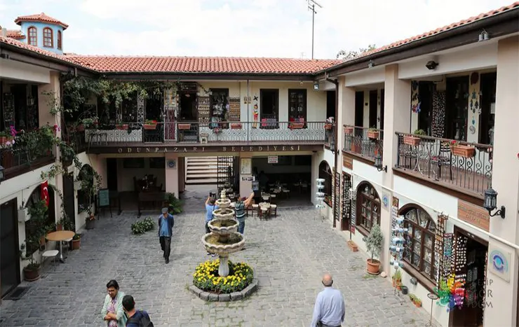 Atlıhan El Sanatları Çarşısı