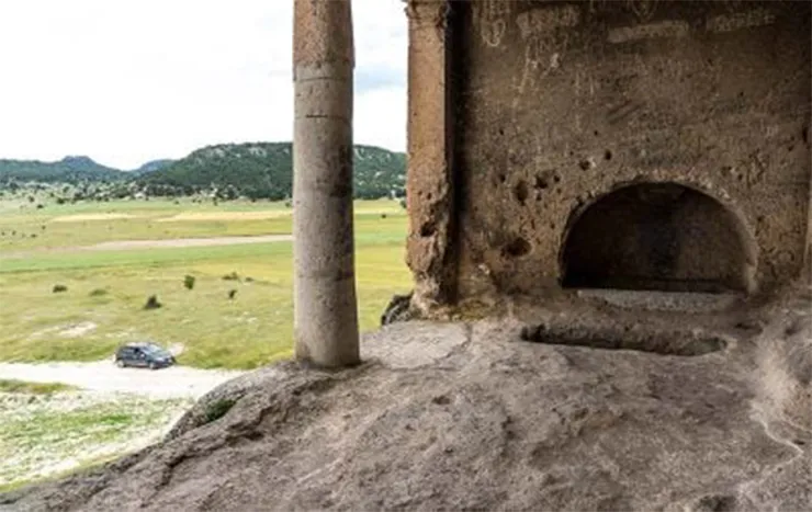 Gerdekkaya Mezar Anıtı