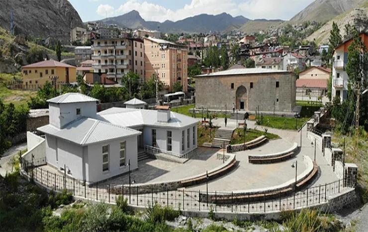 Meydan Medresesi