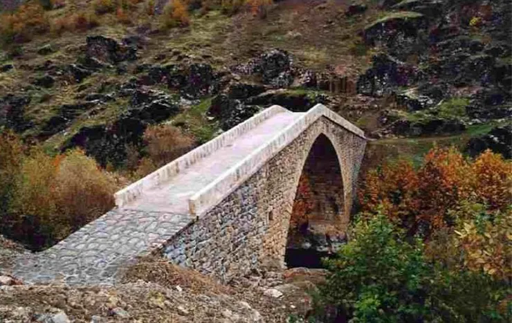 Şemdinli Taş Köprü