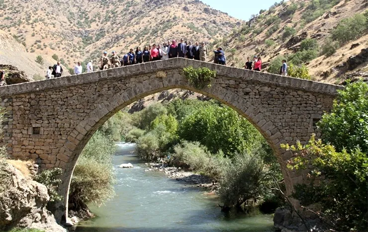 Şemdinli Taş Köprü