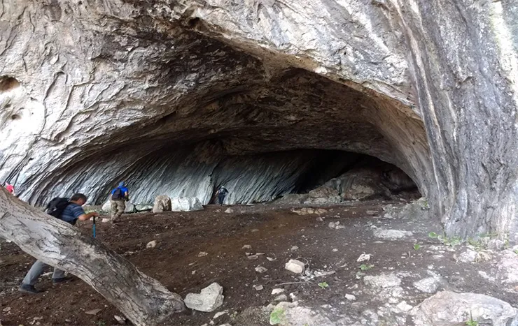 Kapıkaya Mağarası