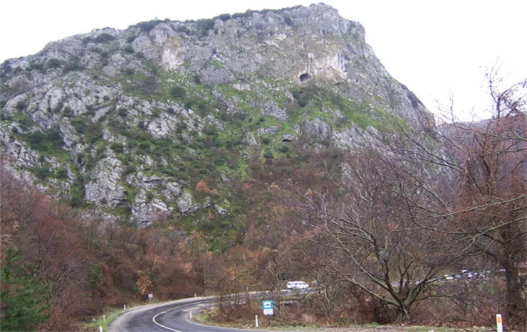 Kapıkaya Mağarası