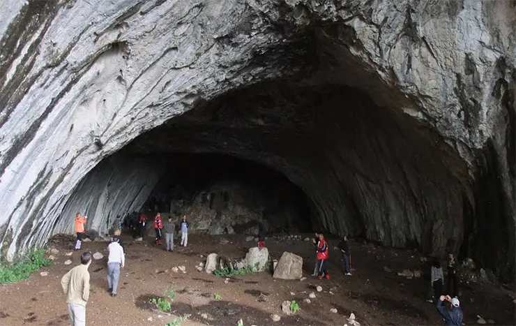 Kapıkaya Mağarası