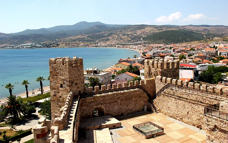 Çandarlı Kalesi