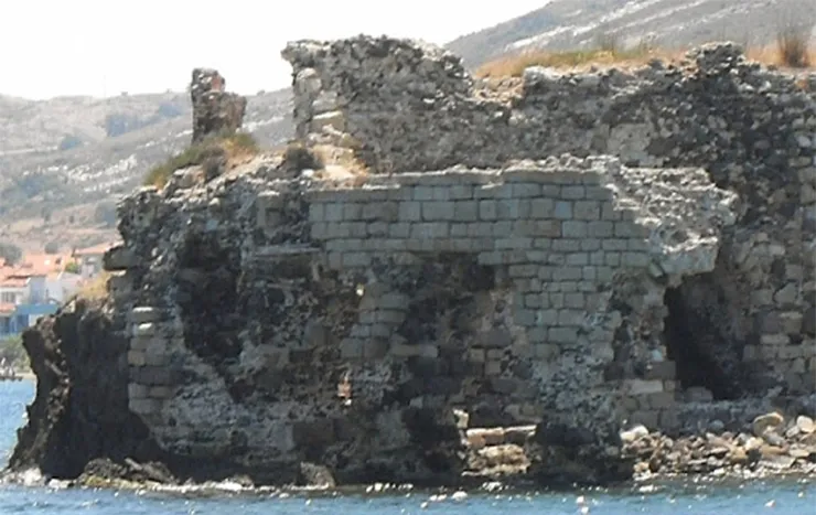 Foça Dış Kale