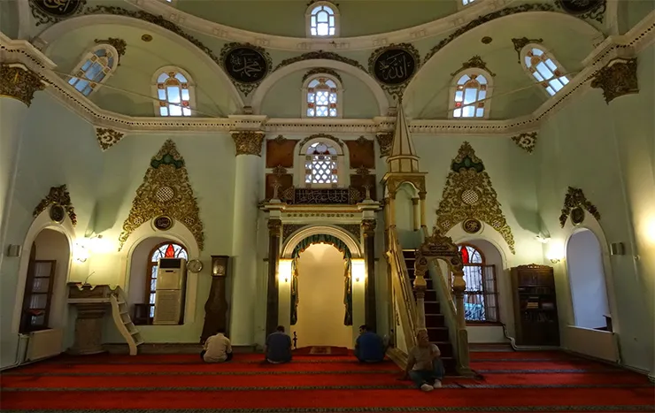 Kemeraltı Camii