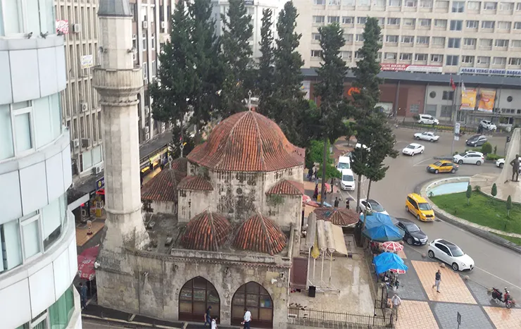 Kemeraltı Camii
