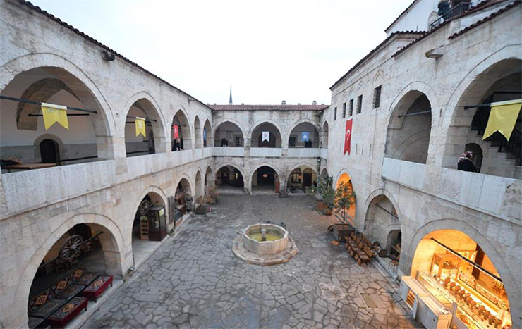 Cinci Hanı ve Hamamı