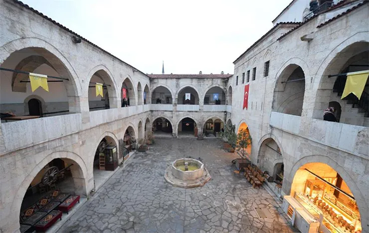 Cinci Hanı ve Hamamı