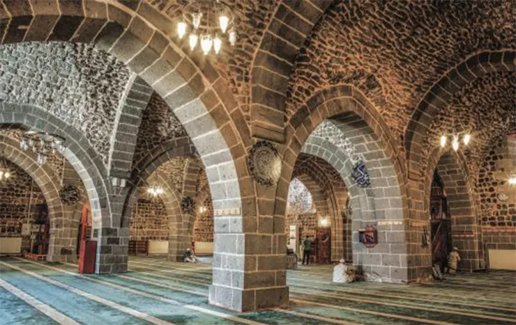 Hacı Kılıç Camii ve Medresesi