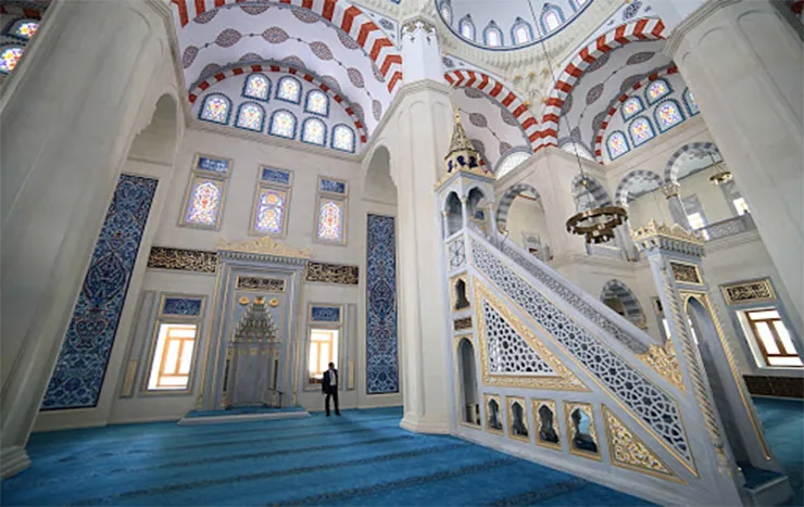 Nur Camii