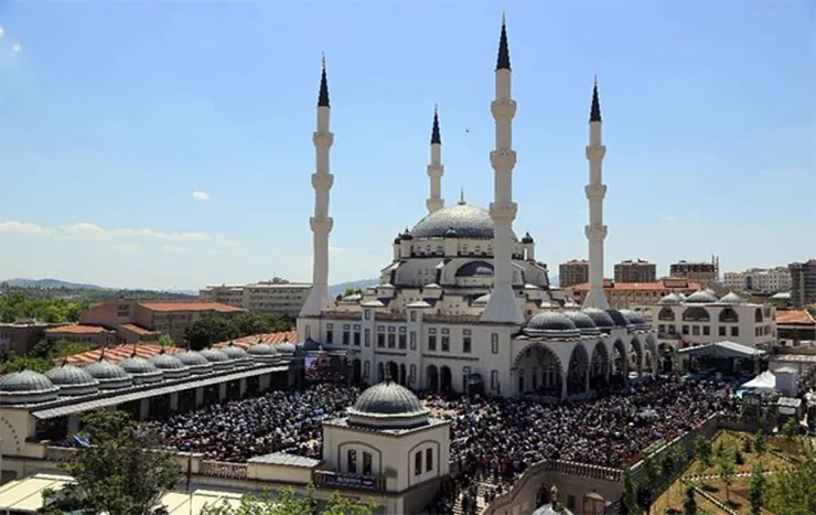 Nur Camii