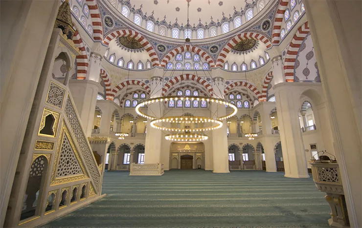 Nur Camii