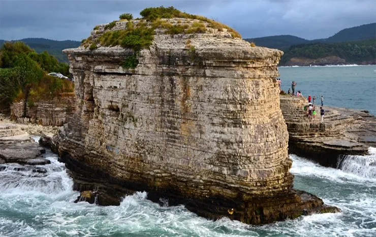 Kerpe Kartal Kayaları