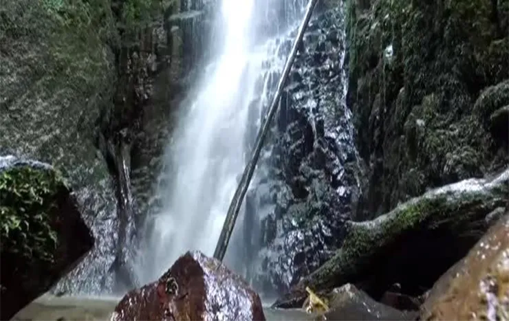 Nüzhetiye Şelalesi