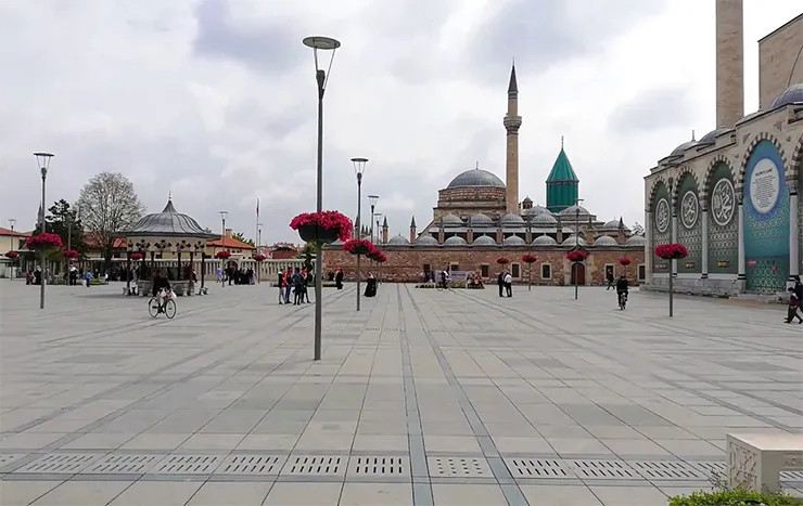 Mevlana Meydanı