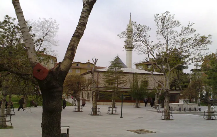 Şems Tebriz-i Türbesi