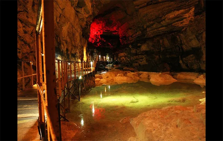 Tınaztepe Mağarası