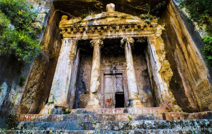 Amintas Kaya Mezarları