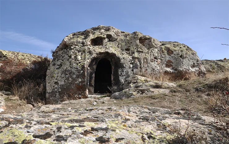 Kuş Kayası Kaya Mezarları