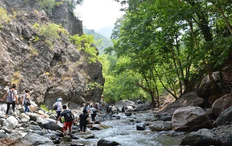 Karaçay Şelalesi ve Mesire Yeri