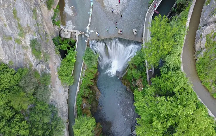 Karaçay Şelalesi ve Mesire Yeri
