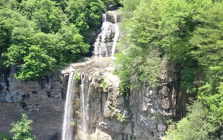 Kabaceviz Şelaleleri