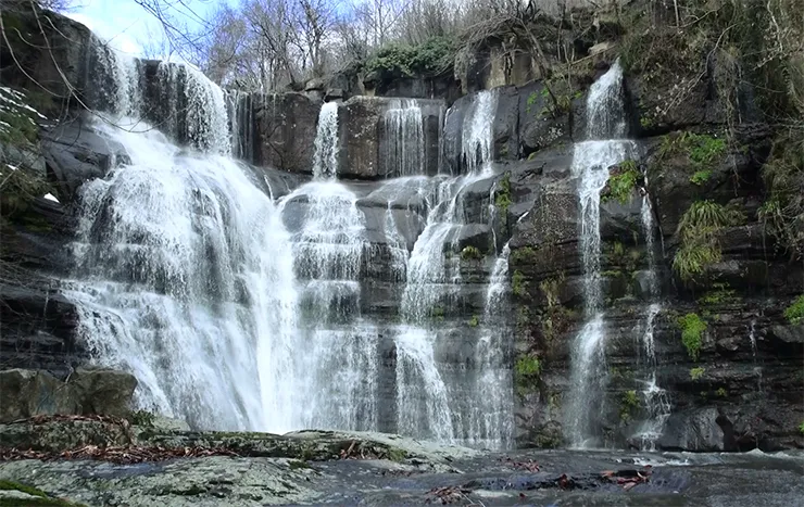Kabaceviz Şelaleleri