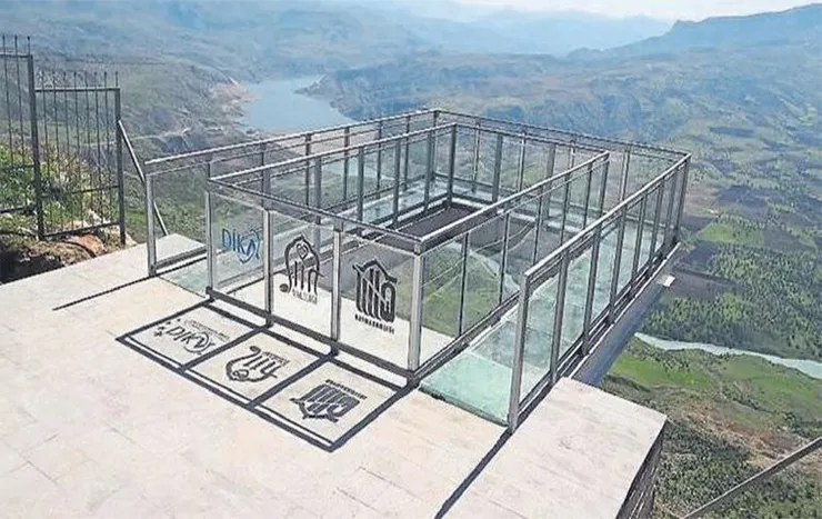 Tillo Kalesi Cam Seyir Terası