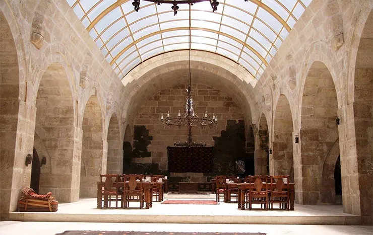 Mahperi Hatun Kervansarayı