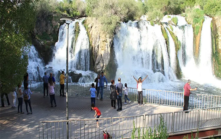 Muradiye Şelalesi
